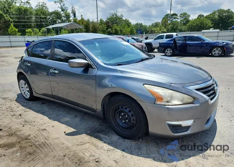 2015 Nissan Altima 2.5 z USA, uszkodzony, nr VIN 1N4AL3AP4FC288787